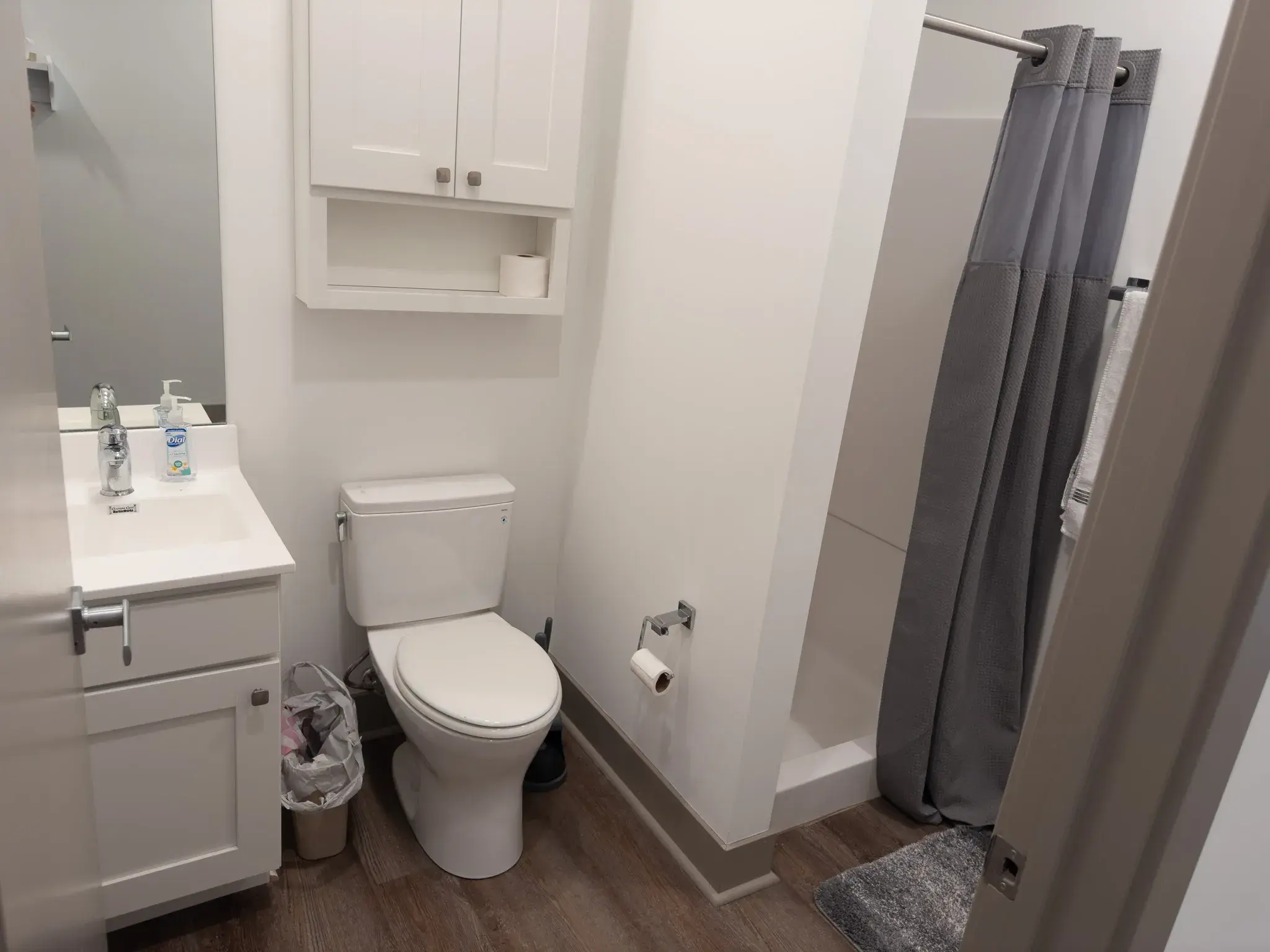Elegant bathroom finishes